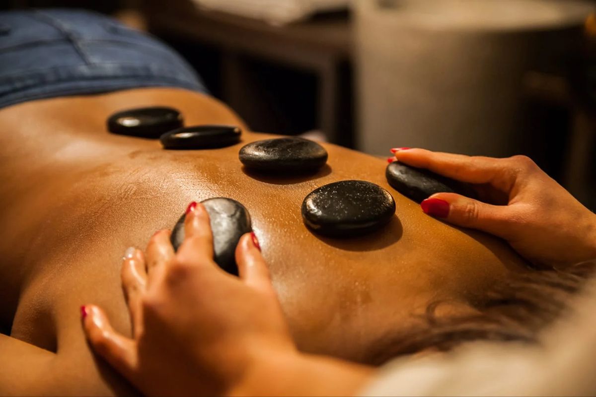 Massage Đá Nóng Đà Nẵng: Đánh Thức 5 Giác Quan Tại tigon massa