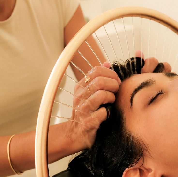 Đừng Để Tóc Rít Cát Phá Hỏng Chuyến Đi! Trải Nghiệm Ngay Gội Đầu Dưỡng Sinh (Herbal Head) Ở tigon massa