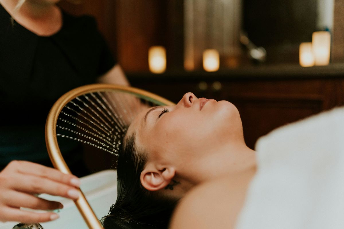 두피 힐링 관리의 효과 – 탈모 완화와 자연 모발 성장을 돕는 방법 | 티곤 마싸 마사지 & 스파 다낭