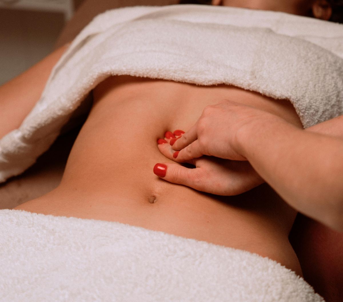 Cách tự massage bụng