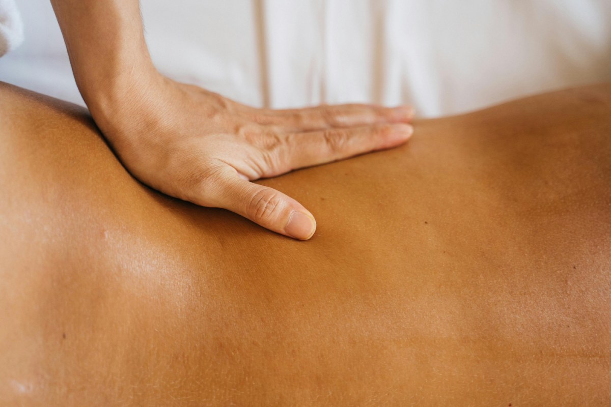 cách Massage thư giãn cho chồng