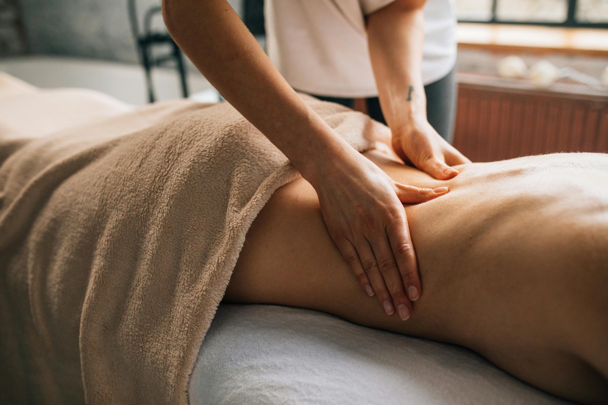 cách massage giảm đau cơ