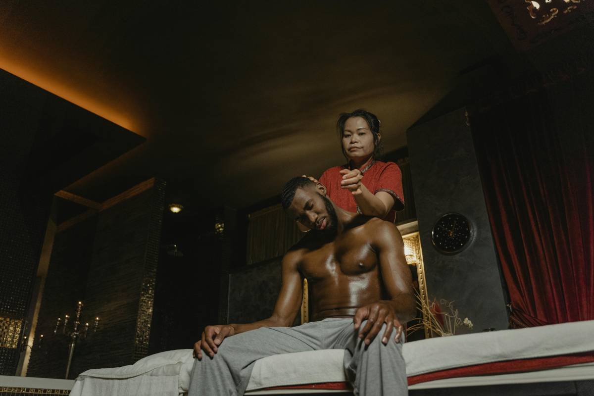 Massage thái