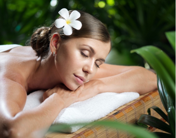 Aroma Spa (Sauna + body scrub & body wrap + Foot or body massage 90’ ): 150'